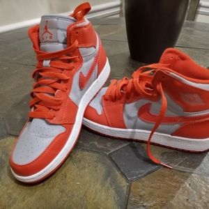 2016 Air Jordan 1 Retro High Sku #332558-006